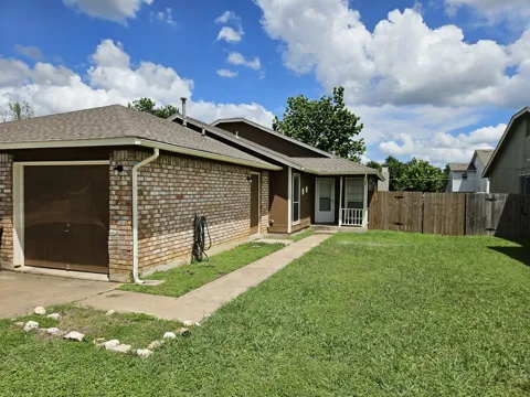 805 Lexington Road #B