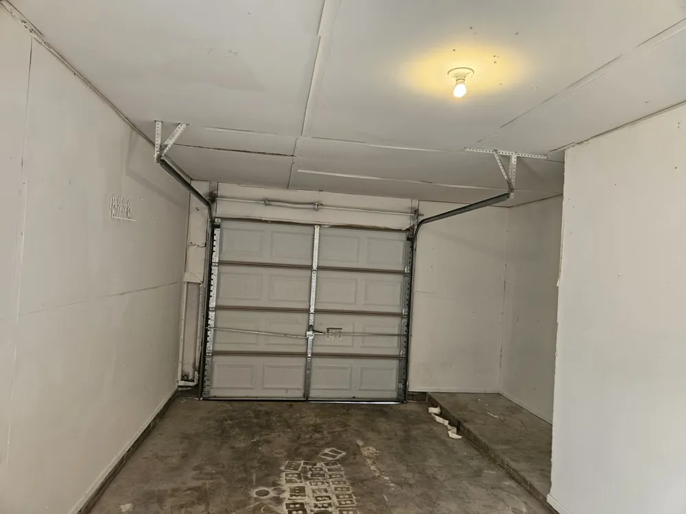 805 Lexington Road #B Elgin, TX 78621