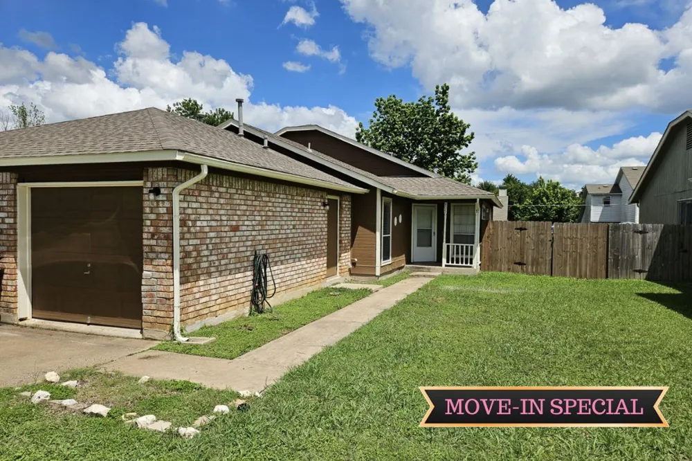 805 Lexington Road #B Elgin, TX 78621