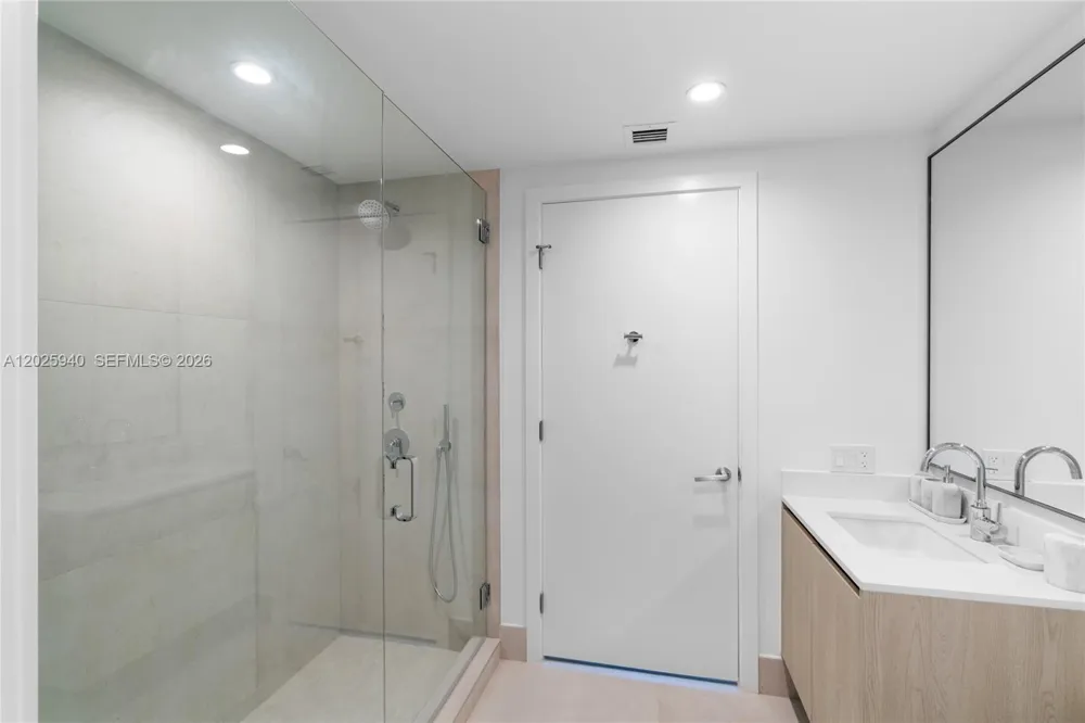 9221 E Bay Harbor Dr #408 Bay Harbor Islands, FL 33154