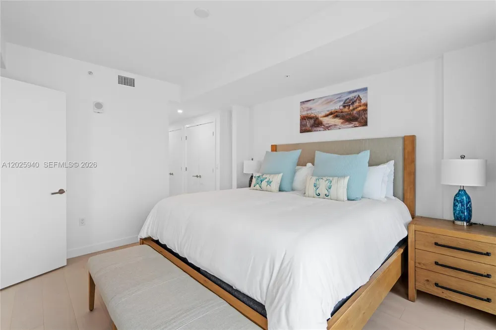 9221 E Bay Harbor Dr #408 Bay Harbor Islands, FL 33154