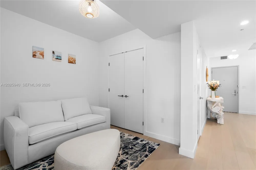 9221 E Bay Harbor Dr #408 Bay Harbor Islands, FL 33154