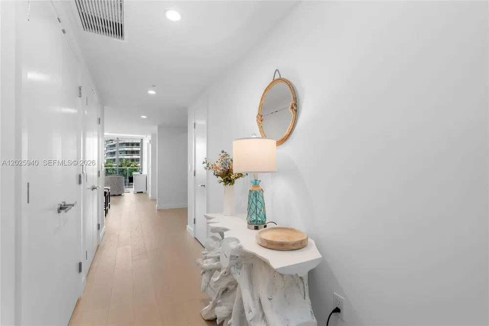 9221 E Bay Harbor Dr #408 Bay Harbor Islands, FL 33154