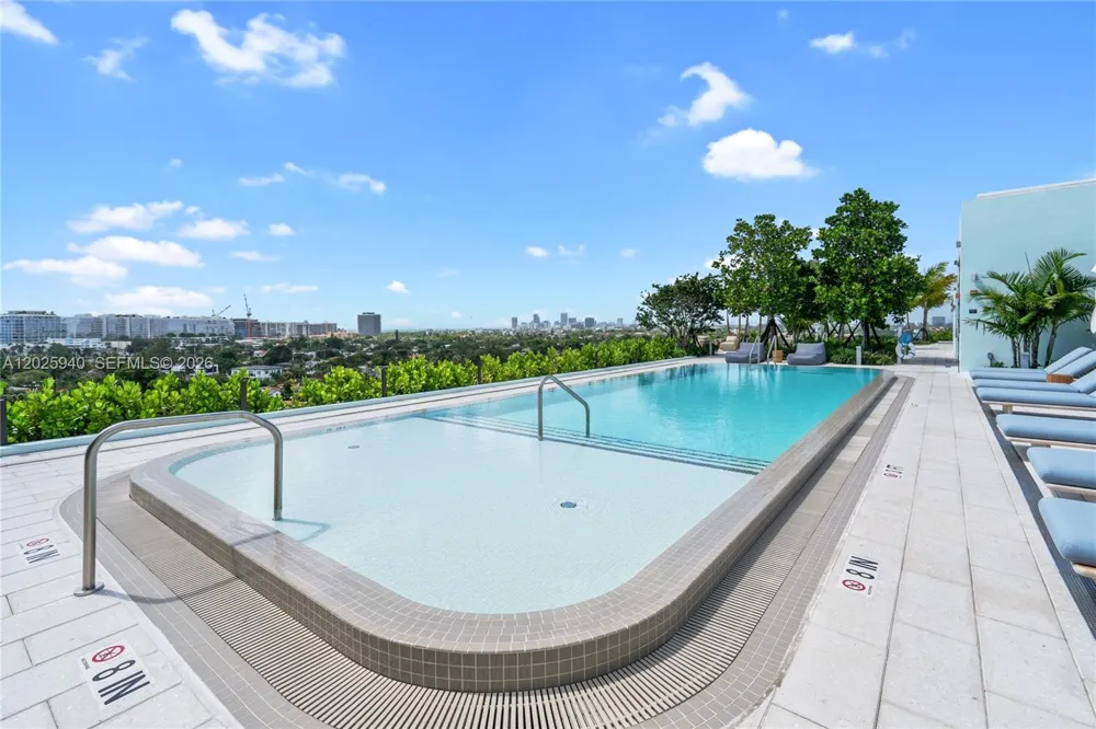 9221 E Bay Harbor Dr #408 Bay Harbor Islands, FL 33154