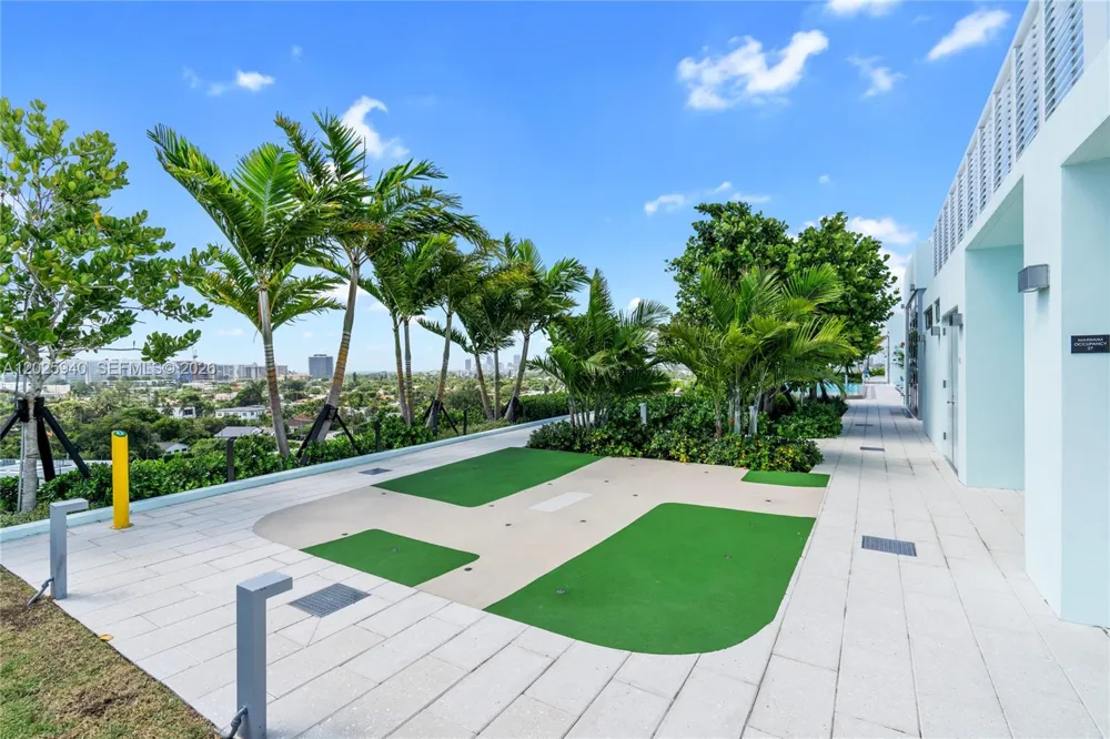 9221 E Bay Harbor Dr #408 Bay Harbor Islands, FL 33154