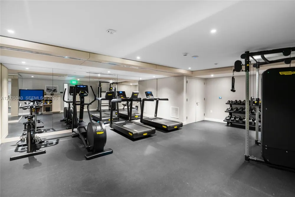 9221 E Bay Harbor Dr #408 Bay Harbor Islands, FL 33154