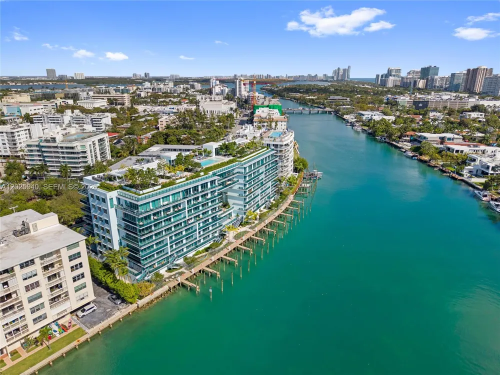 9221 E Bay Harbor Dr #408 Bay Harbor Islands, FL 33154