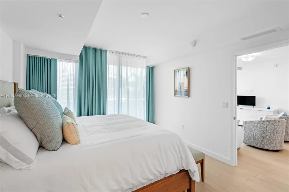 9221 E Bay Harbor Dr #408 Bay Harbor Islands, FL 33154