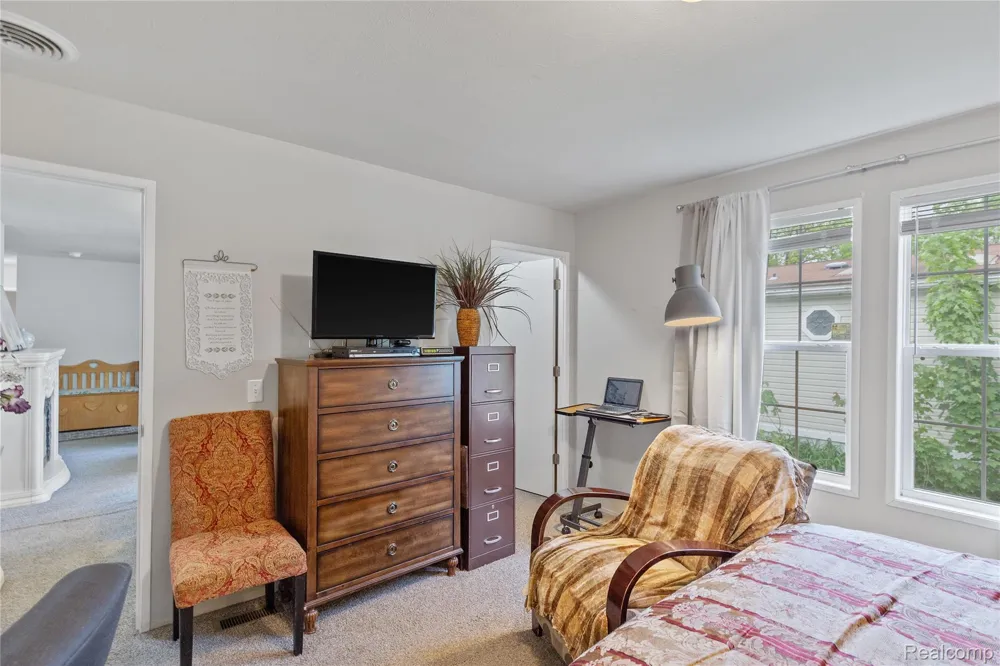 165 S OPDYKE ROAD Auburn Hills City, MI 48326