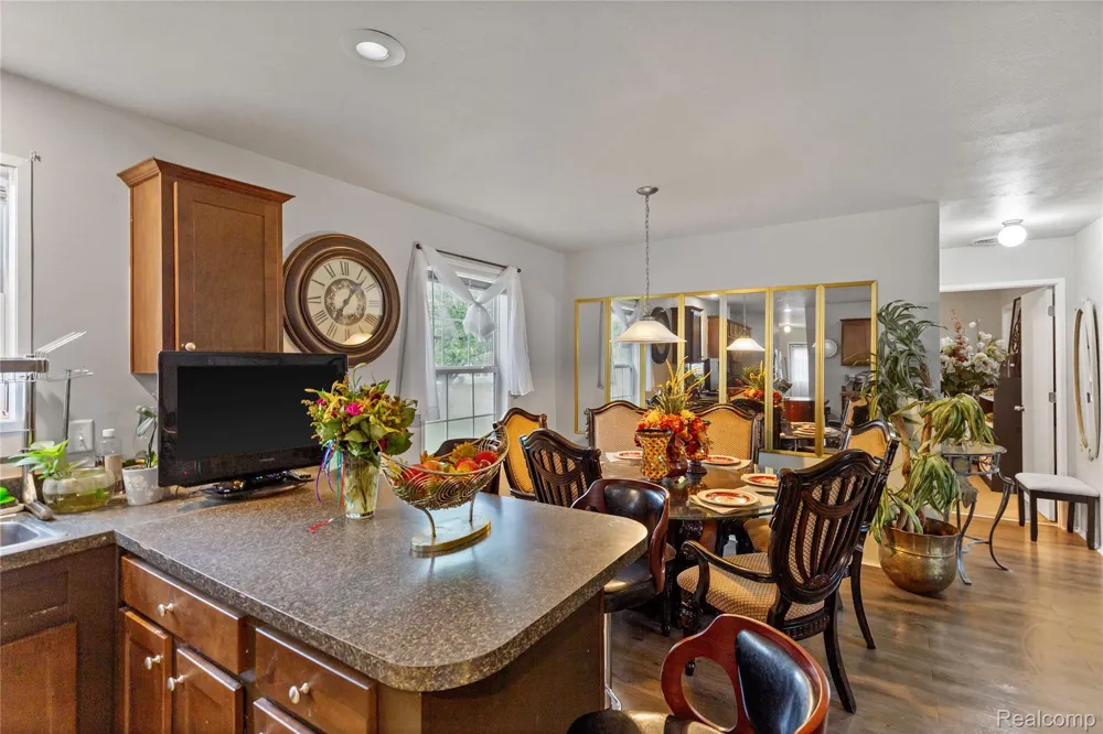 165 S OPDYKE ROAD Auburn Hills City, MI 48326