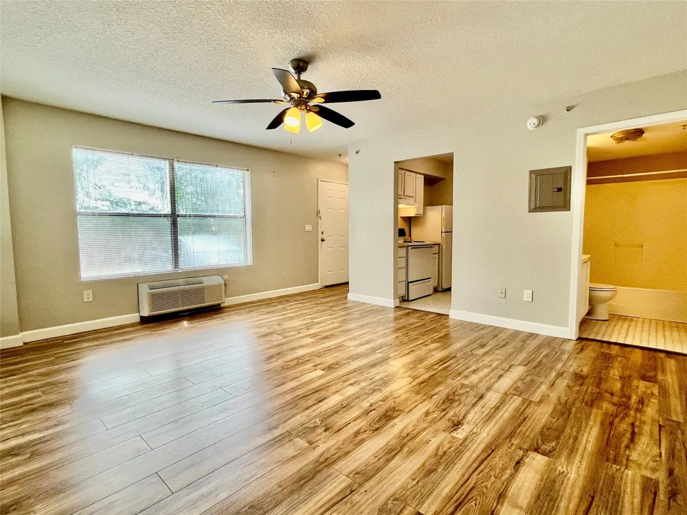 701 W Sycamore Street #101 Denton, TX 76201