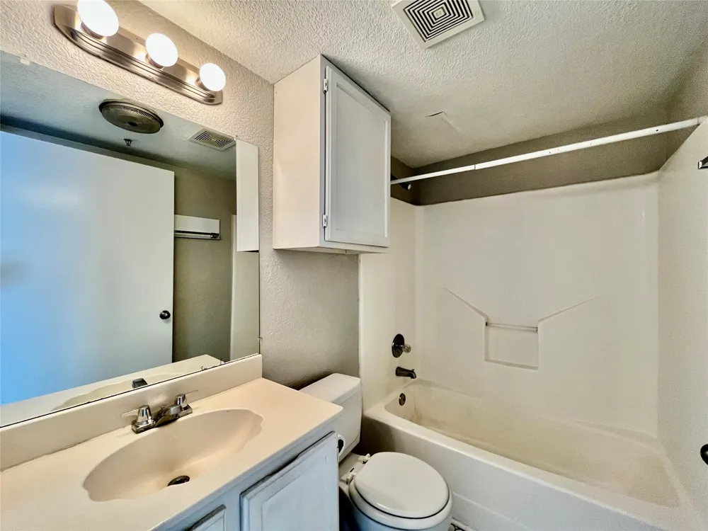 701 W Sycamore Street #101 Denton, TX 76201