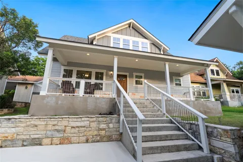 207 Yale Street