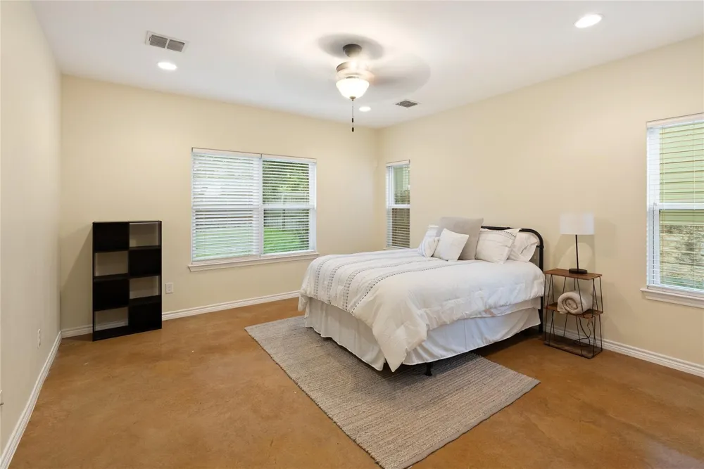 207 Yale Street San Marcos, TX 78666