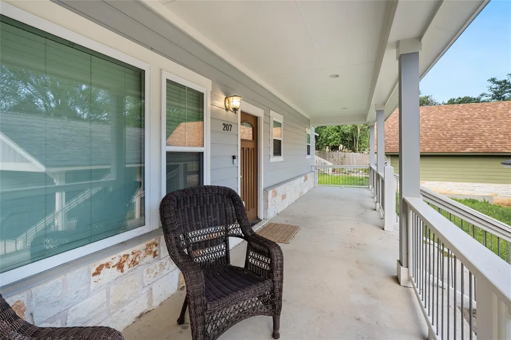 207 Yale Street San Marcos, TX 78666