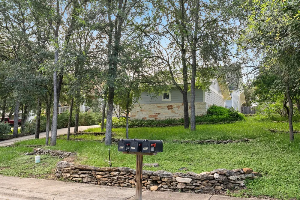 207 Yale Street San Marcos, TX 78666