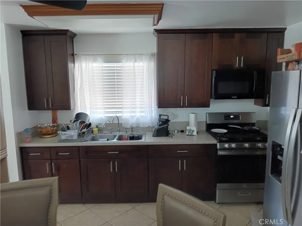 21330 E Calora Covina, CA 91724