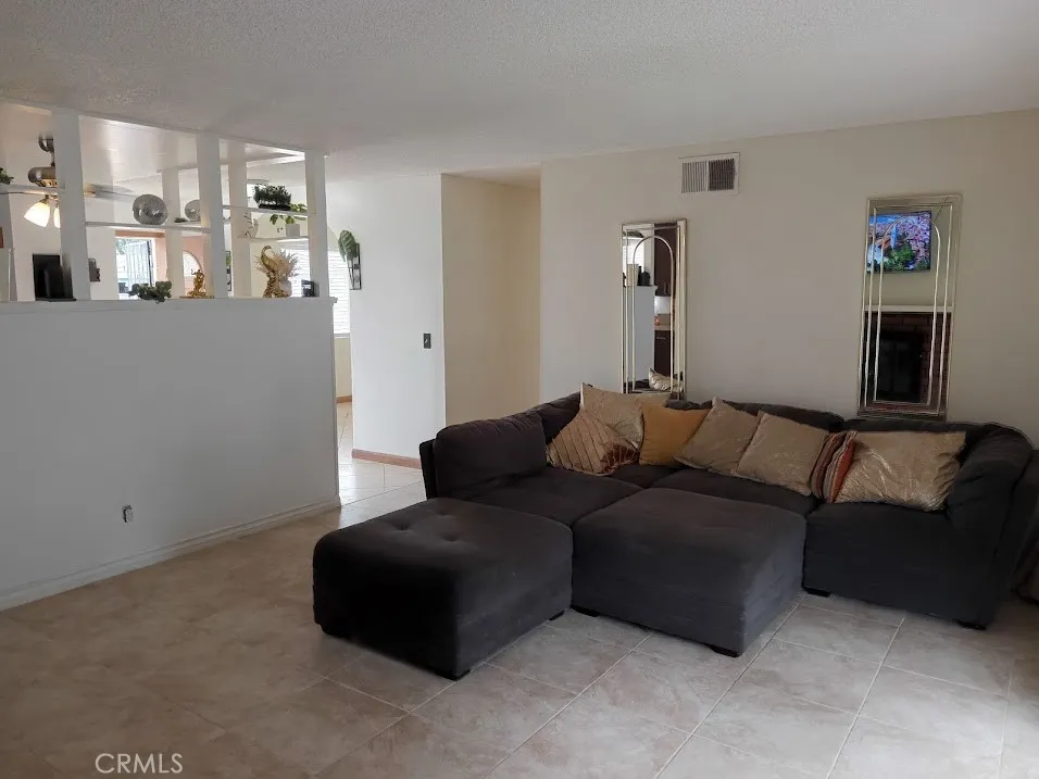 21330 E Calora Covina, CA 91724
