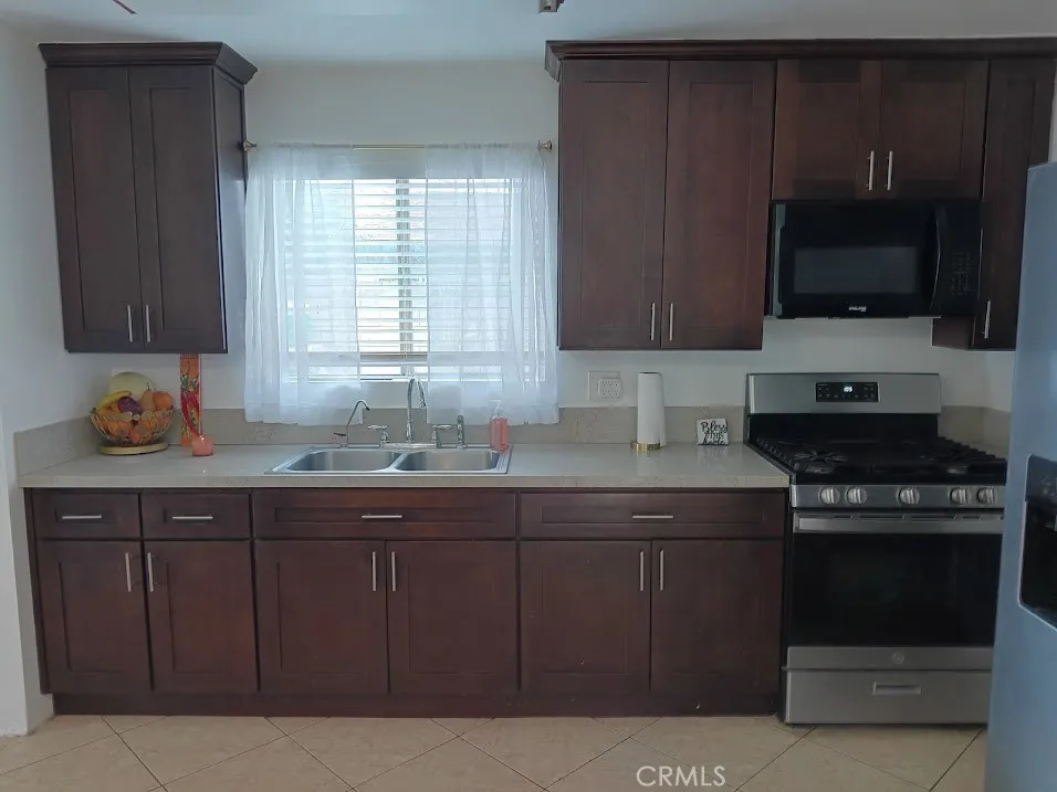 21330 E Calora Covina, CA 91724