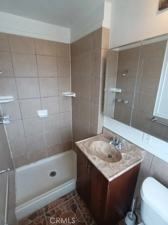 21330 E Calora Covina, CA 91724