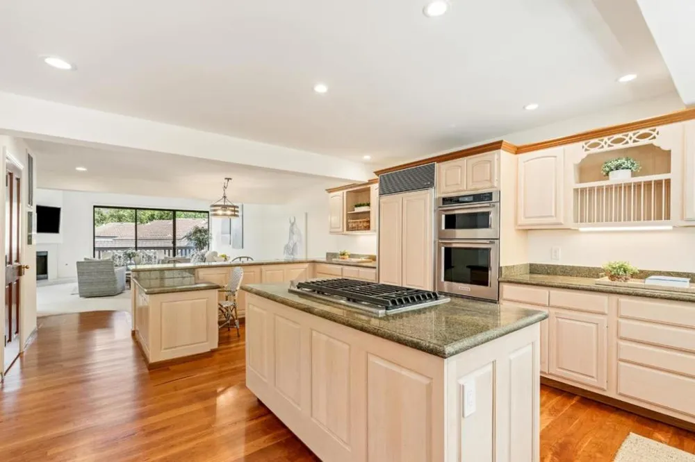 28088 Barn Court Carmel, CA 93923