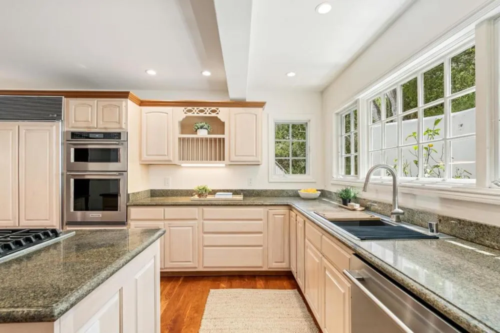 28088 Barn Court Carmel, CA 93923