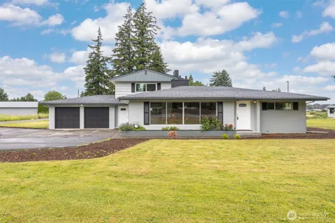 108 W Bartlett Road