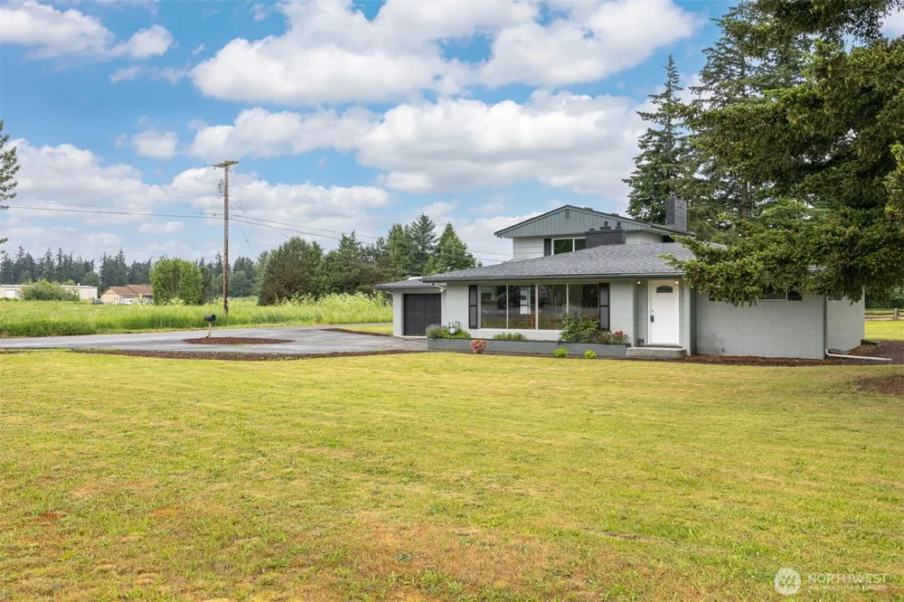 108 W Bartlett Road Lynden, WA 98264