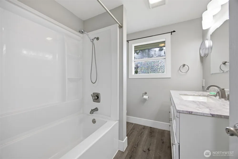 108 W Bartlett Road Lynden, WA 98264