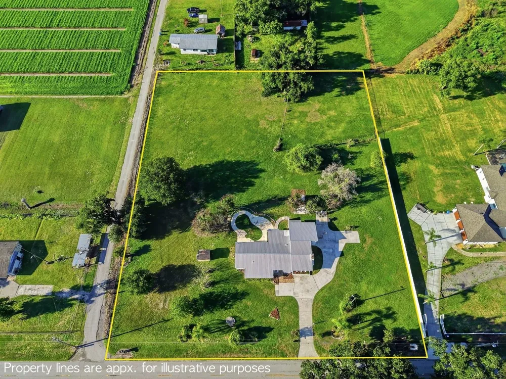 1113 COLSON ROAD Plant City, FL 33567