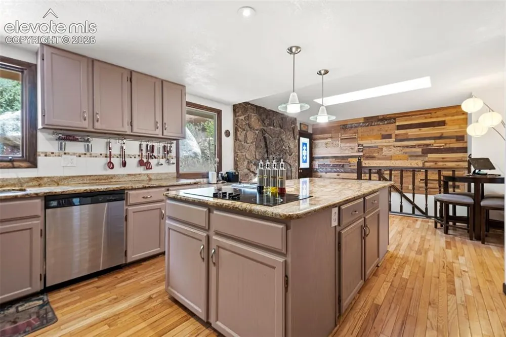 6323 Pike Circle Larkspur, CO 80118