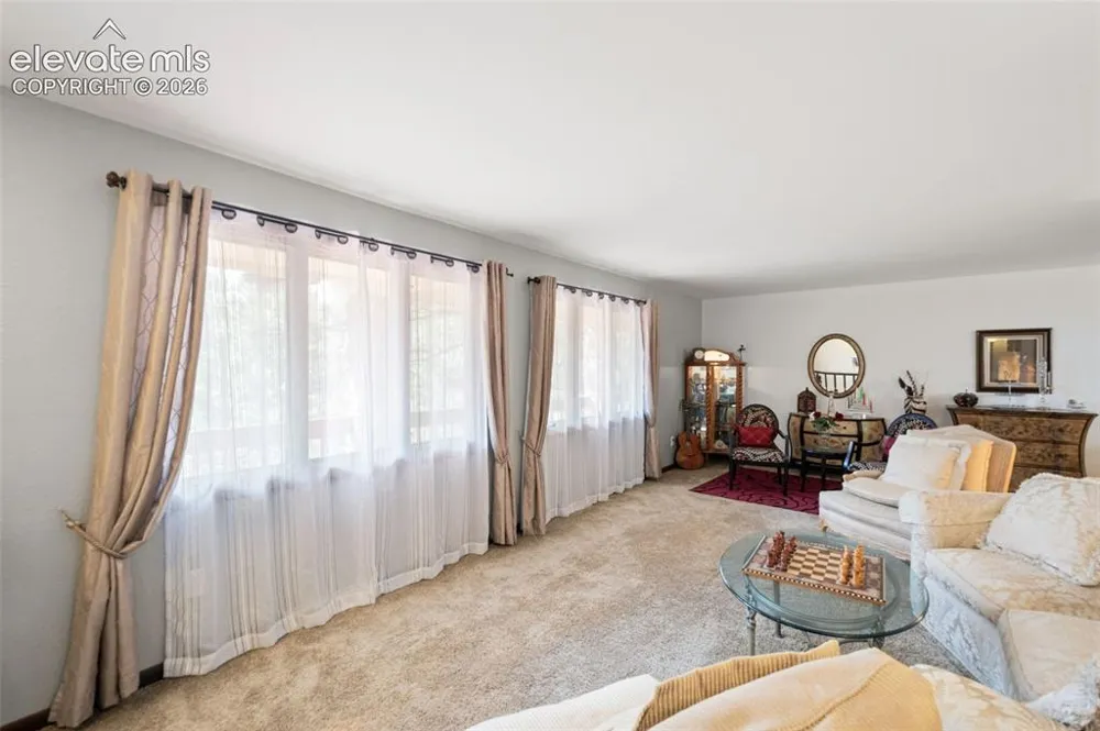 6323 Pike Circle Larkspur, CO 80118