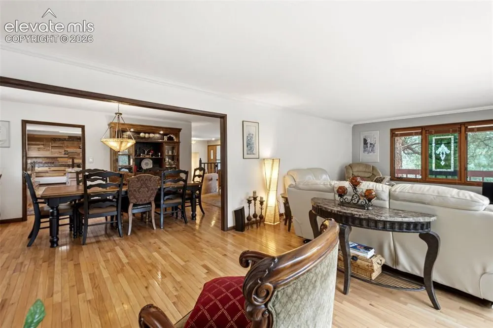 6323 Pike Circle Larkspur, CO 80118