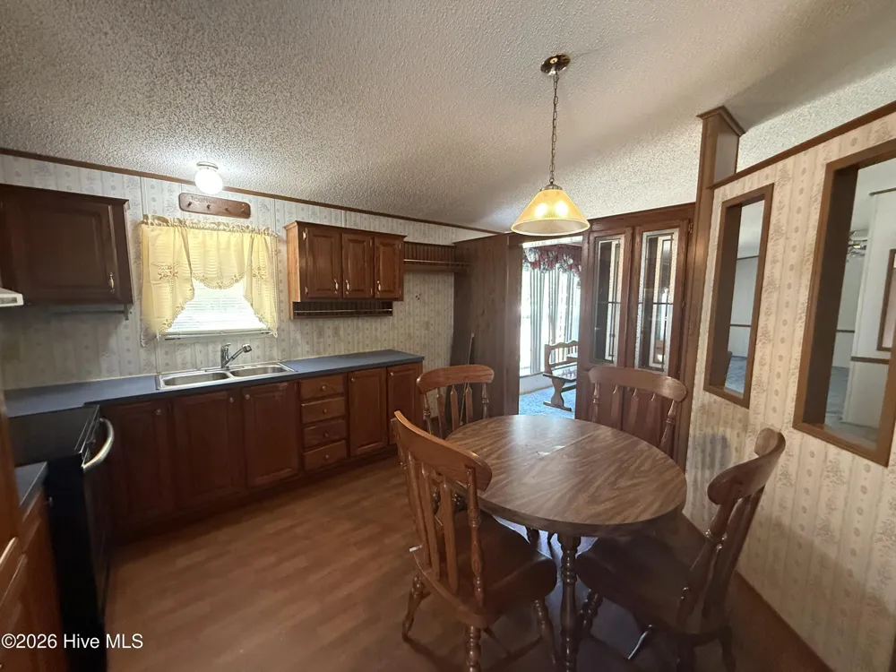 9534 Us Highway 701 Highway Elizabethtown, NC 28337