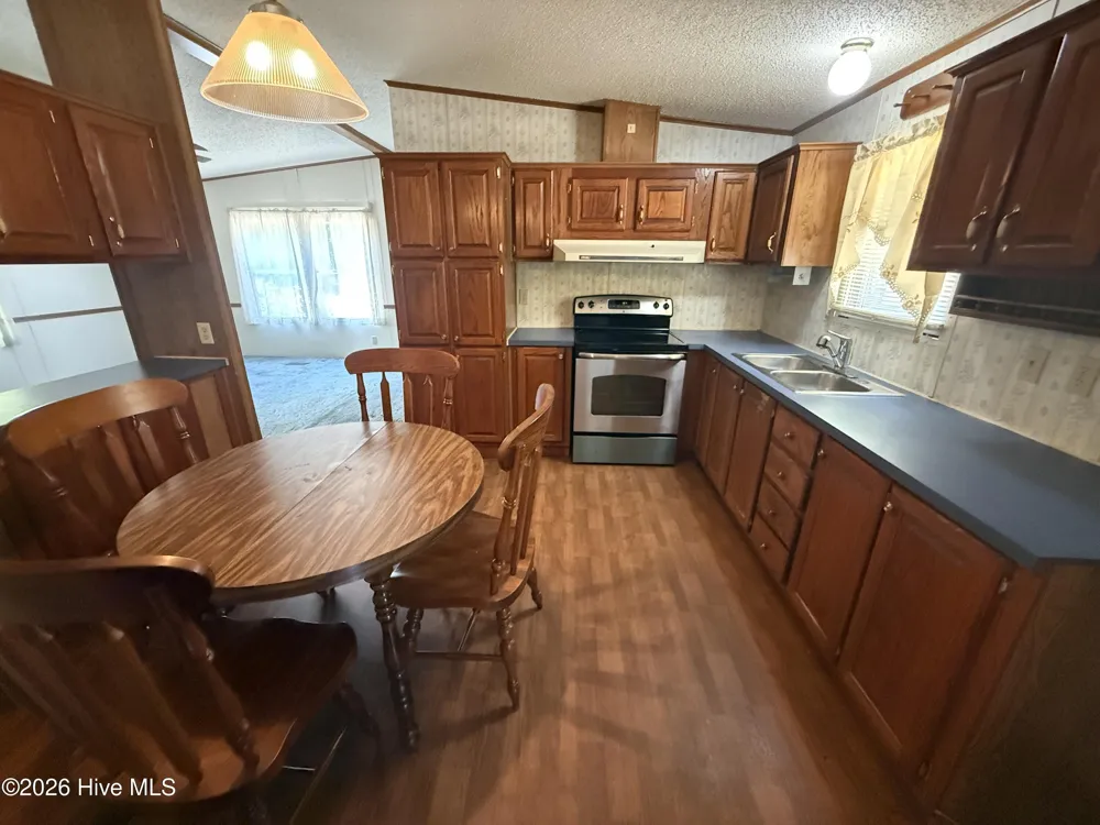 9534 Us Highway 701 Highway Elizabethtown, NC 28337