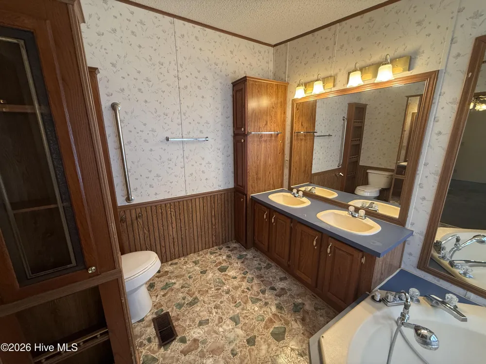 9534 Us Highway 701 Highway Elizabethtown, NC 28337