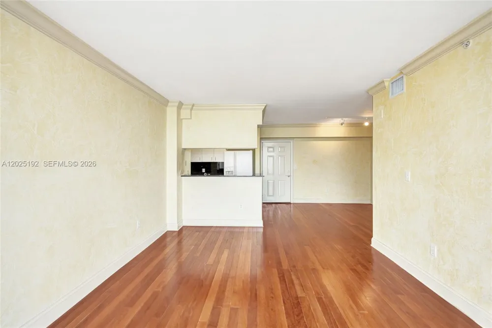 1625 Kennedy Cswy #1207C North Bay Village, FL 33141