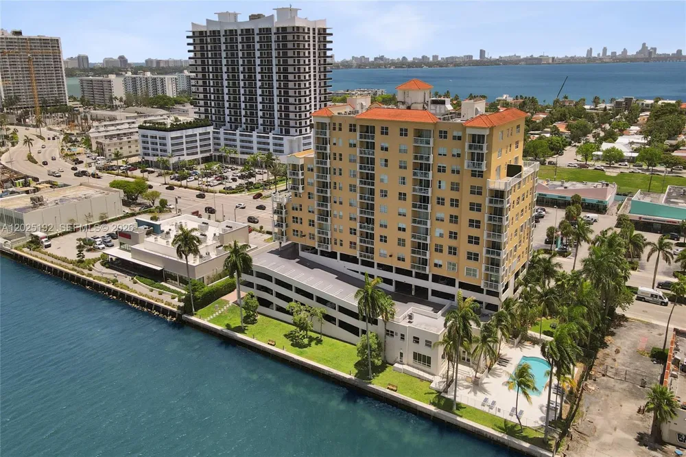 1625 Kennedy Cswy #1207C North Bay Village, FL 33141
