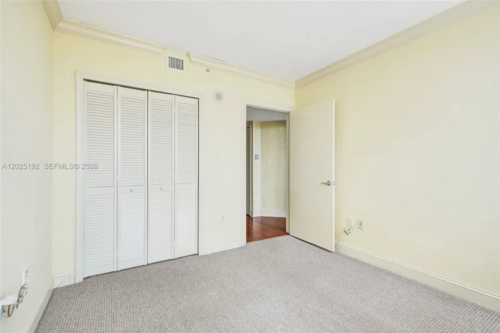 1625 Kennedy Cswy #1207C North Bay Village, FL 33141