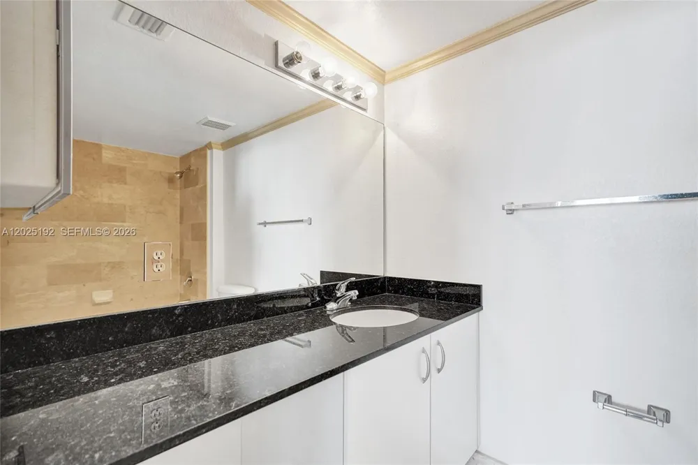1625 Kennedy Cswy #1207C North Bay Village, FL 33141