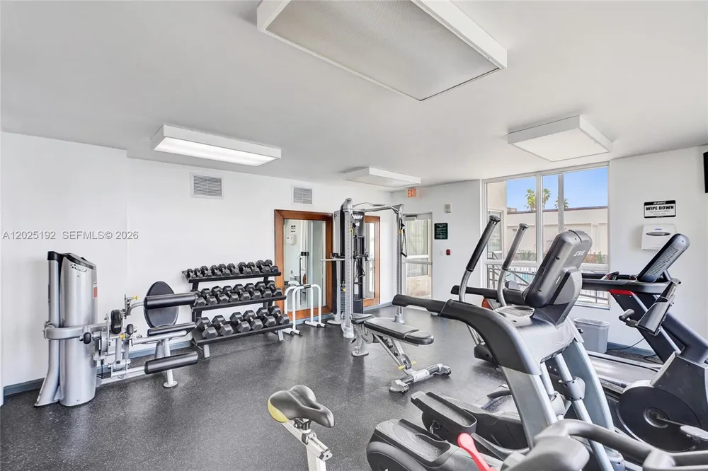 1625 Kennedy Cswy #1207C North Bay Village, FL 33141