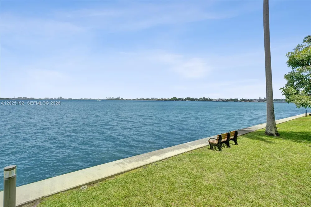 1625 Kennedy Cswy #1207C North Bay Village, FL 33141