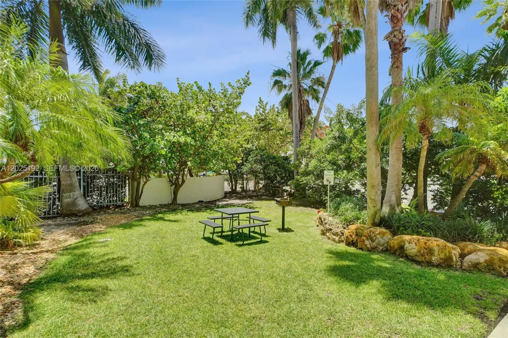 1625 Kennedy Cswy #1207C North Bay Village, FL 33141