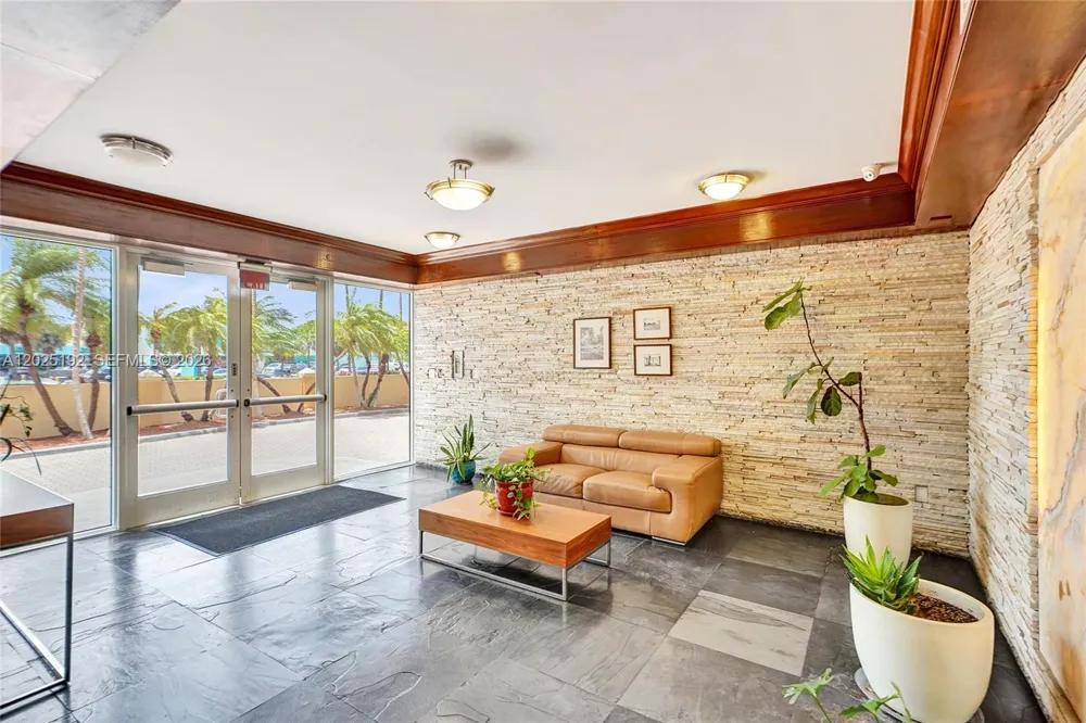 1625 Kennedy Cswy #1207C North Bay Village, FL 33141