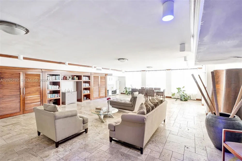 1625 Kennedy Cswy #1207C North Bay Village, FL 33141