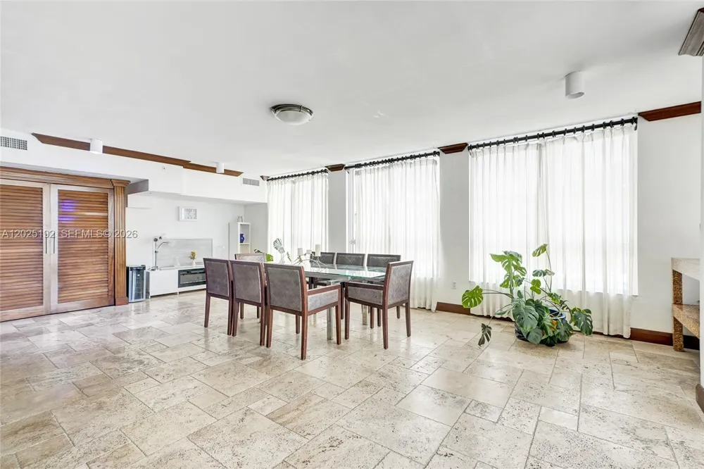 1625 Kennedy Cswy #1207C North Bay Village, FL 33141