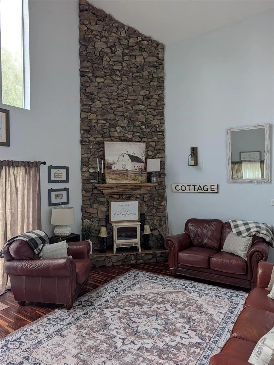 7083 SE 166TH AVENUE Ocklawaha, FL 32179