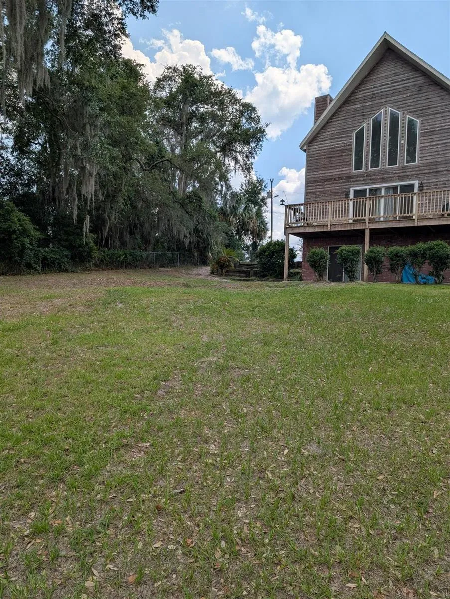 7083 SE 166TH AVENUE Ocklawaha, FL 32179