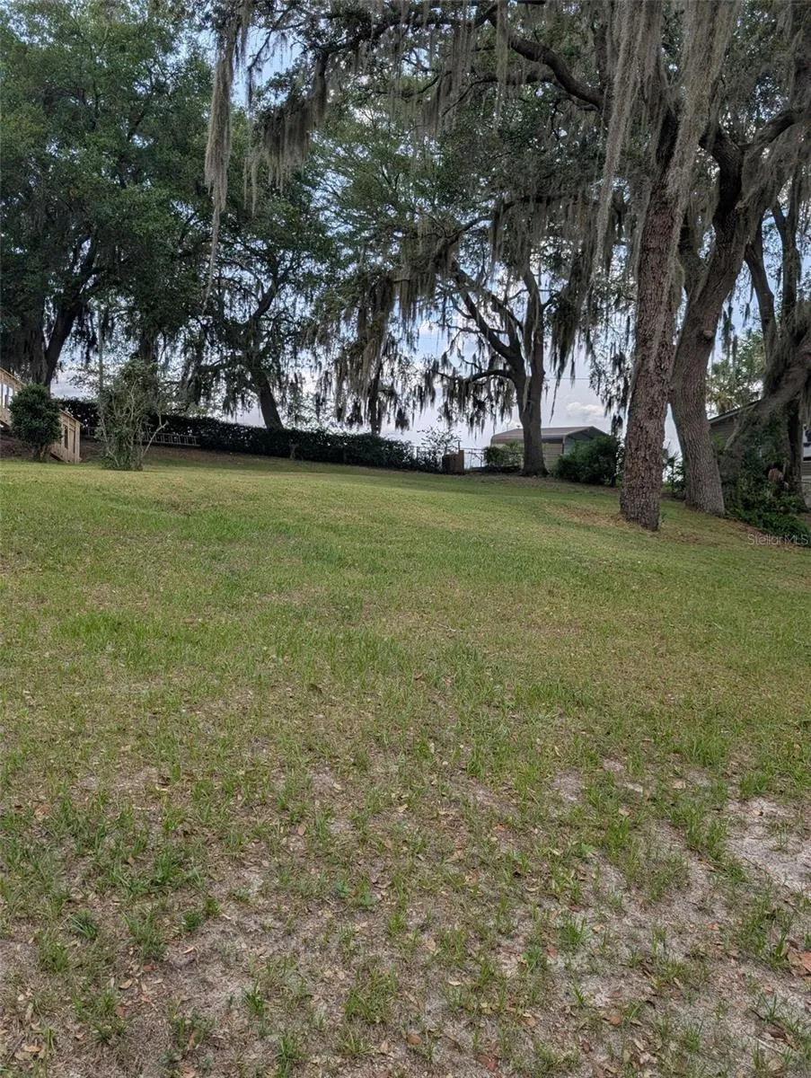 7083 SE 166TH AVENUE Ocklawaha, FL 32179