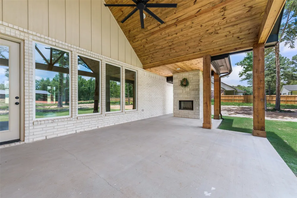 17404 County Road 479 Lindale, TX 75771